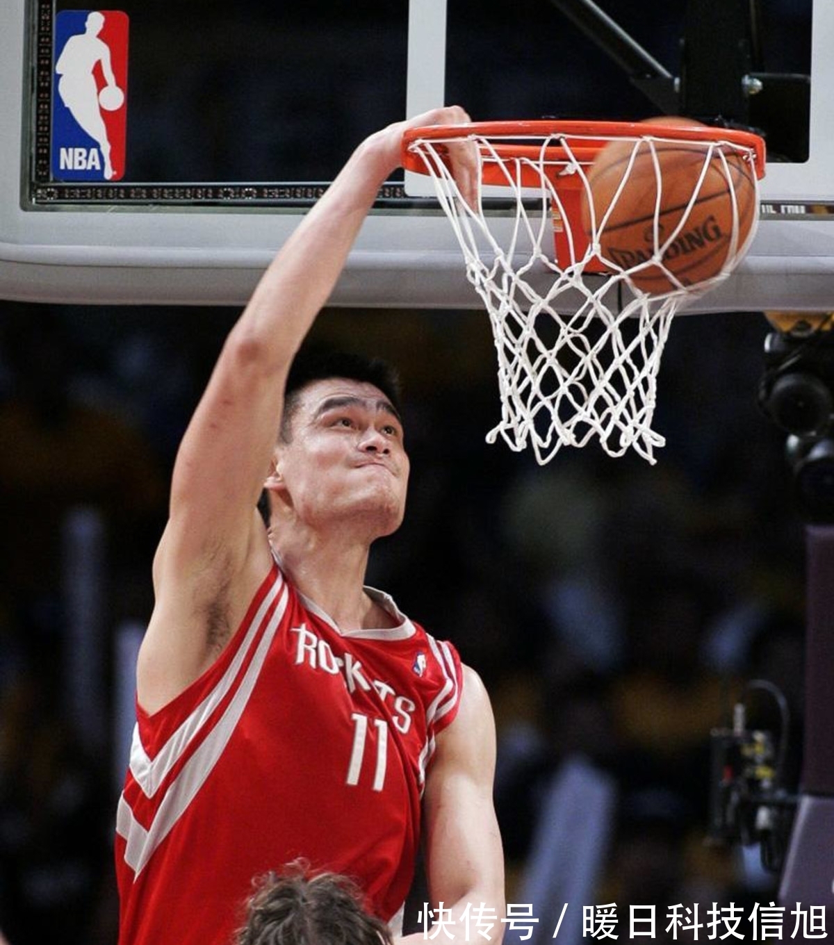 芝加哥白袜与纽约洋基在爱荷华州玉米地举行“梦幻之地”比赛，重现电影经典瞬间